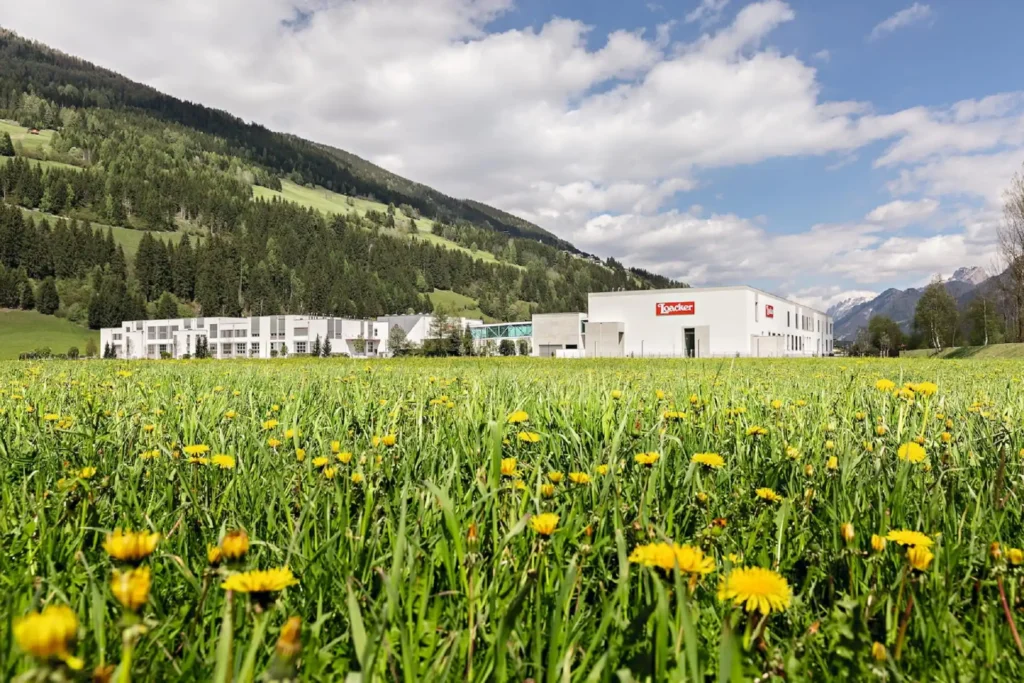 Firmengebäude des Unternehmens A. Loacker GmbH - Kunde gemba