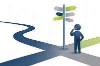 Person an Weggabelung mit Wegweiser als Symbol für Orientierung und den passenden Einstieg.
